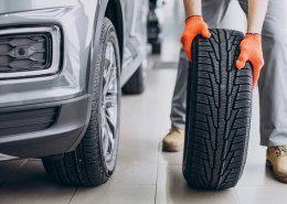 Should the front and rear tyre pressures different?